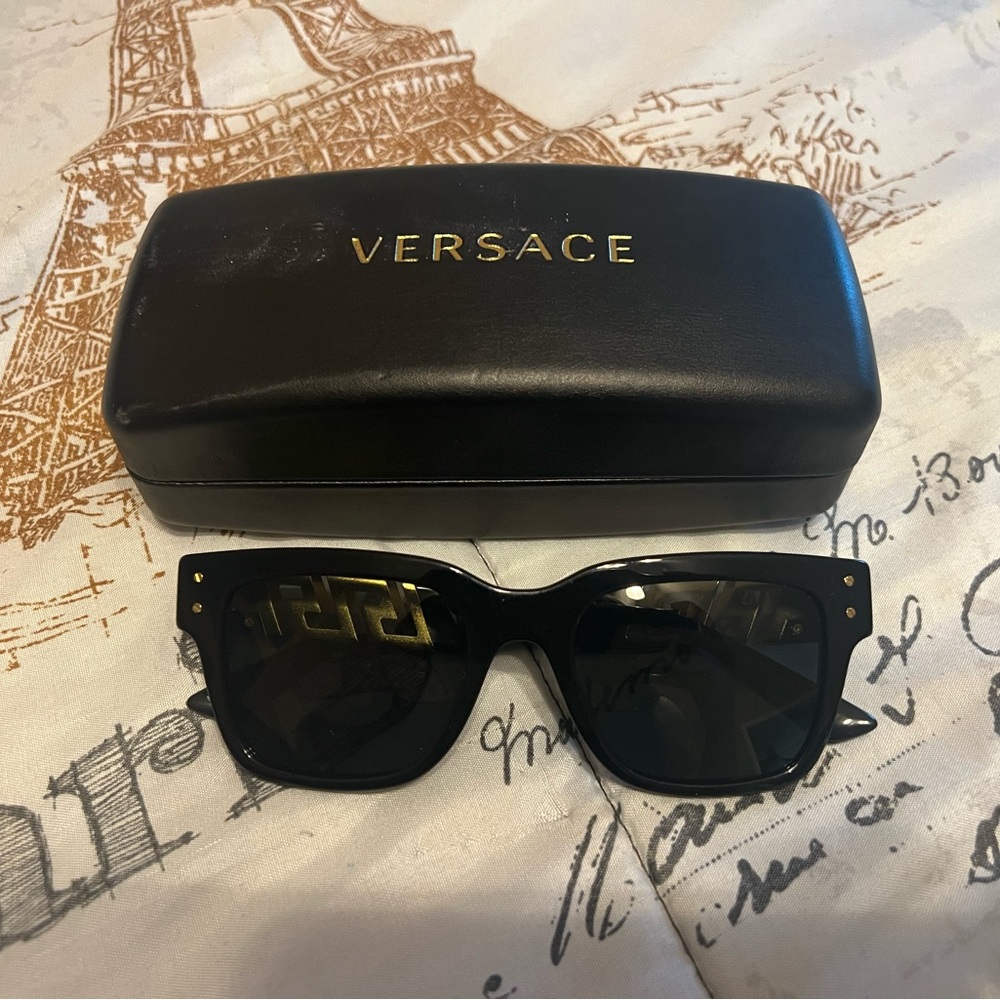 Versace Elegant Black Sunglasses
